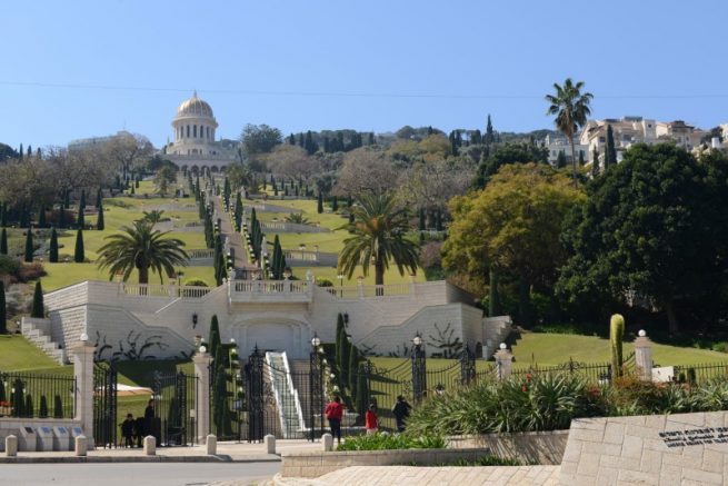 “Golden crown hotel” in Haifa a view to the Bahai garden