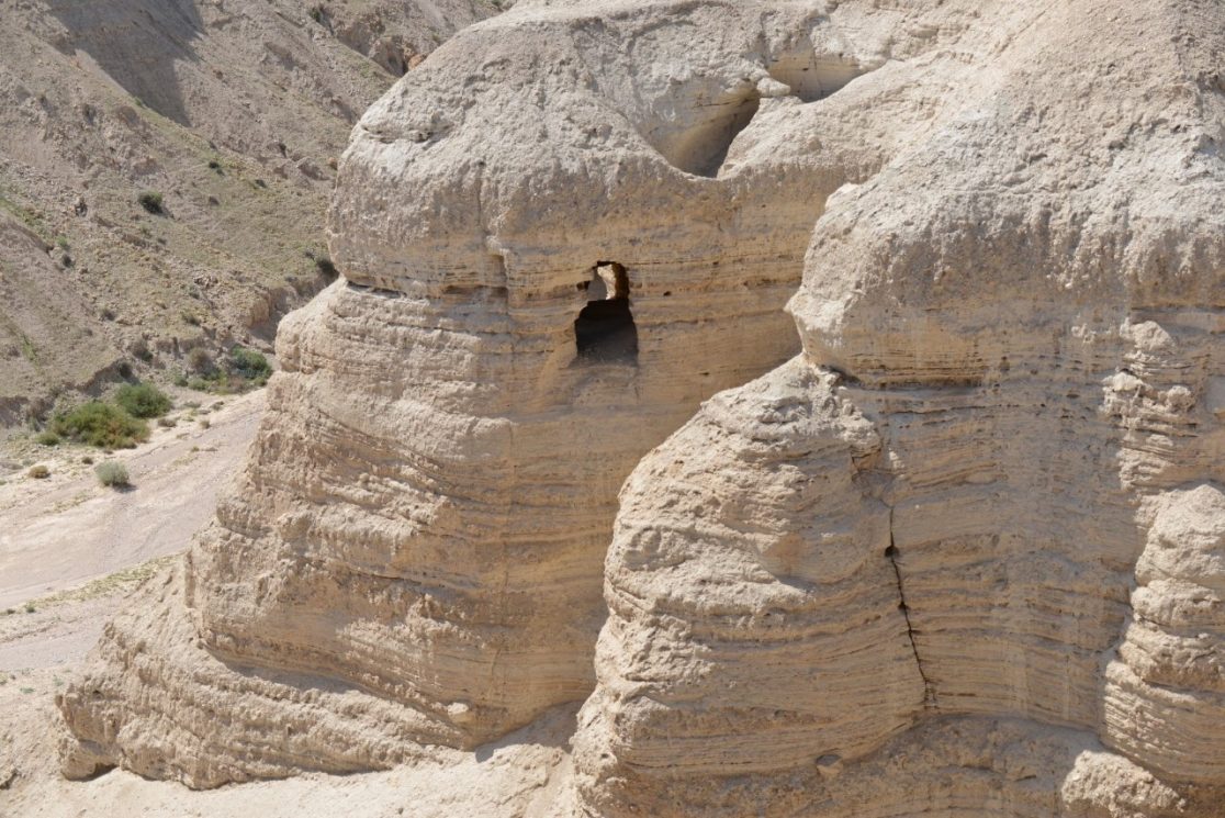 A view at Qumran caves number 4