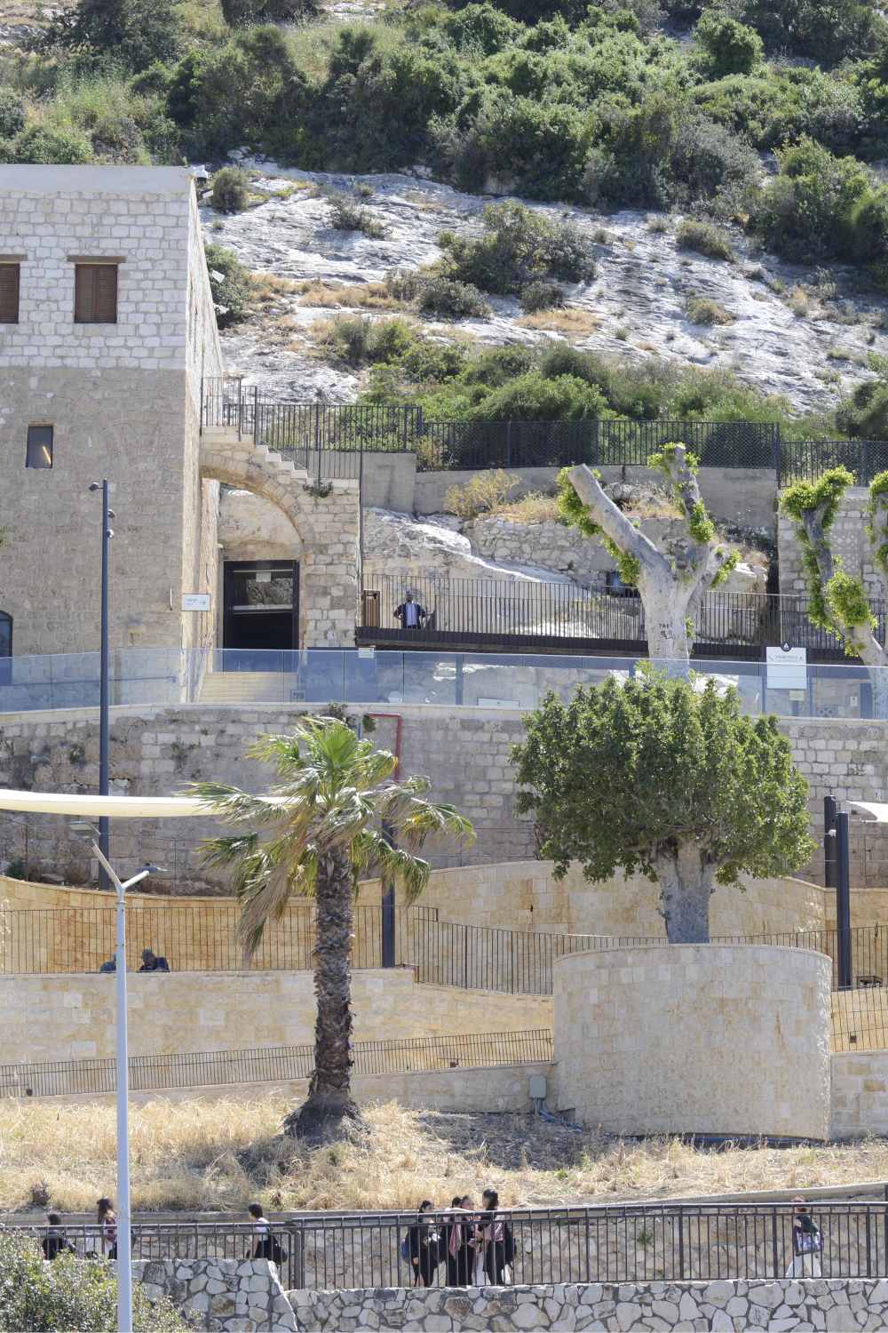 Alijah cave According to Jewish tradition
