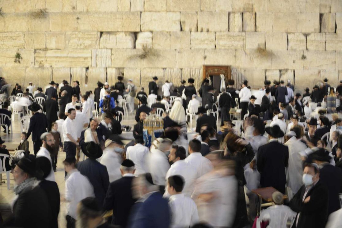 Celebrating Simchat Torah at the Western Wall