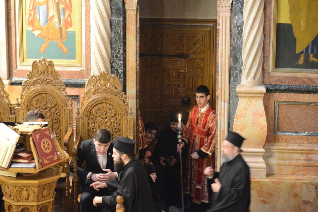 Easter procession at church of the holy sepulchre in jersusalem