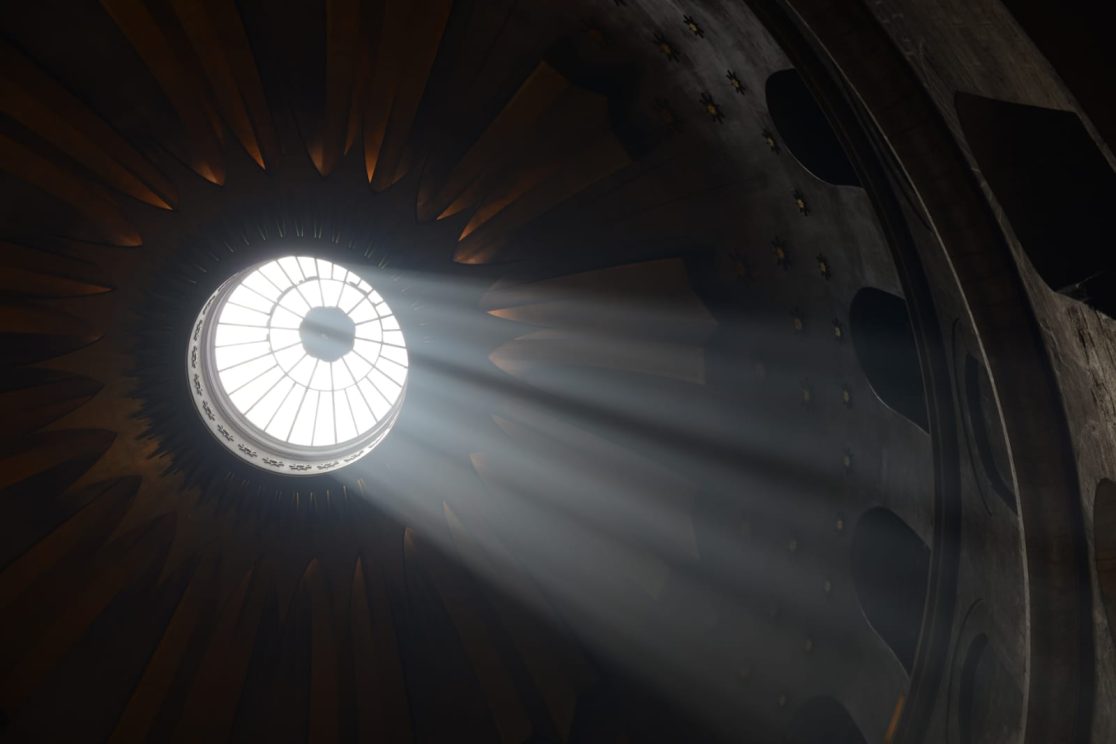 Light is coming in at the holy sepulchre